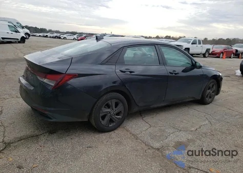 2023 Hyundai Elantra Sel z USA, uszkodzony, nr VIN 5NPLM4AG4PH088813